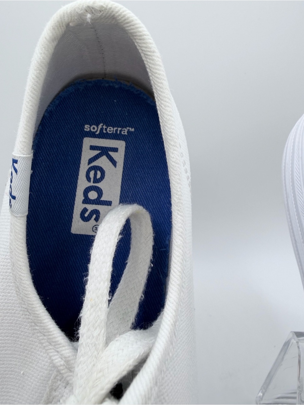 Keds Women's White Sneakers - Size 8 - Excellent Condition + FREE Bonus! - Picture 2 of 7